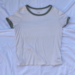 T-shirt, size small but could fit a size medium.
